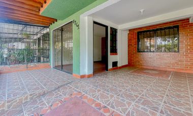 VENTA CASA TRES PISOS PALMIRA Barrio Portal de las Palmas. Cod V6135