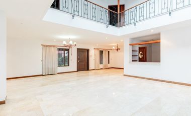 casa en venta en el poblado. Cod V4490