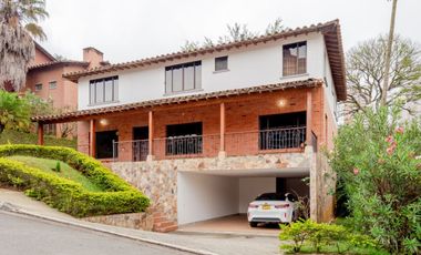 casa en venta en el poblado. Cod V4490