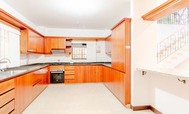 casa en venta en el poblado. Cod V4490