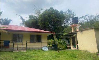Vendo Casa Lote 2200 mts mesitas del colegio