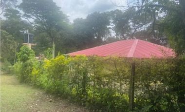 Vendo Casa Lote 2200 mts mesitas del colegio