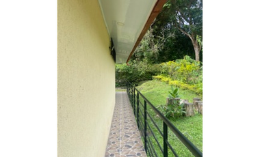 Vendo Casa Lote 2200 mts mesitas del colegio