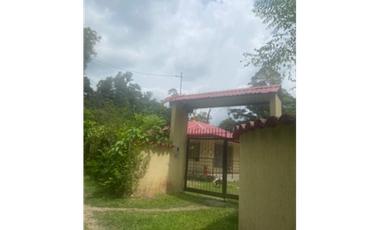 Vendo Casa Lote 2200 mts mesitas del colegio