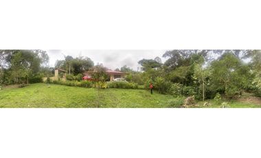 Vendo Casa Lote 2200 mts mesitas del colegio