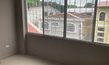 Kennedy Norte,  Alquiler Dpto. en   con terrraza  cerca de la ganga, cerramiento   2 D