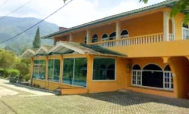 Dijual Villa 14 Kamar di Cimacan Cianjur