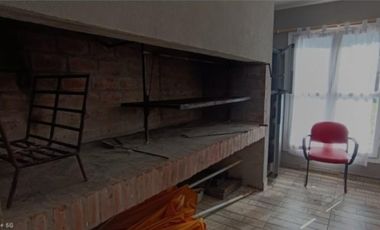 VENDO CHALET CON PISCINA Y QUINCHO