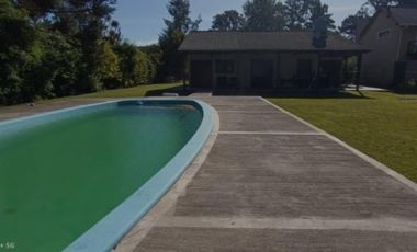 VENDO CHALET CON PISCINA Y QUINCHO