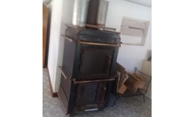 Casa Quinta sobre 3 hectáreas y media con pileta Batán