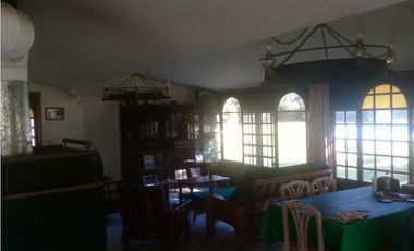 Casa Quinta sobre 3 hectáreas y media con pileta Batán