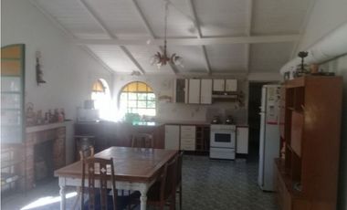 Casa Quinta sobre 3 hectáreas y media con pileta Batán