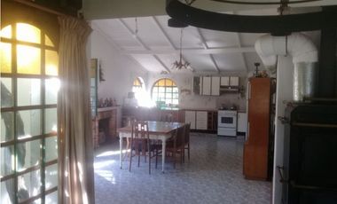 Casa Quinta sobre 3 hectáreas y media con pileta Batán