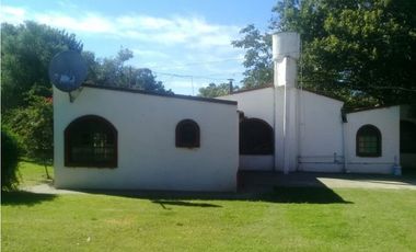 Casa Quinta sobre 3 hectáreas y media con pileta Batán