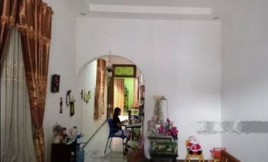 Rumah Tengah Kota Cocok Untuk Usaha Area Muat Truk