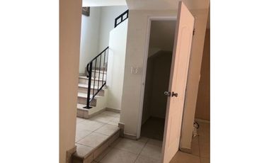 ALQUILER O VENTA DE CASA EN LAS ACACIAS
