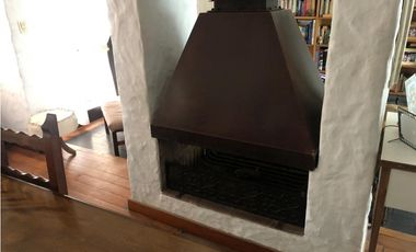 Chalet 4 ambientes con dependencia. Zona San Carlos