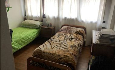 Chalet 4 ambientes con dependencia. Zona San Carlos