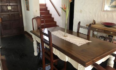 Chalet 4 ambientes con dependencia. Zona San Carlos