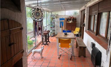 Chalet 4 ambientes con dependencia. Zona San Carlos