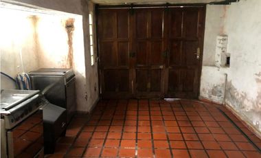 Chalet 4 ambientes con dependencia. Zona San Carlos