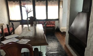 Chalet 4 ambientes con dependencia. Zona San Carlos