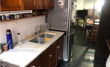 Chalet 4 ambientes con dependencia. Zona San Carlos