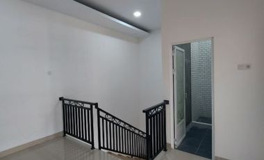 Rmh minimalis 2 lantai siap huni dijagakarsa,Jaksel