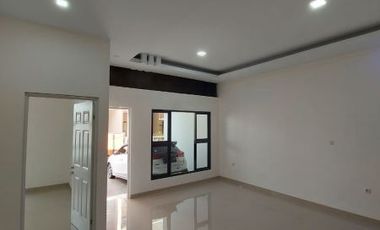 Rmh minimalis 2 lantai siap huni dijagakarsa,Jaksel