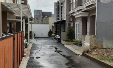 Rmh minimalis 2 lantai siap huni dijagakarsa,Jaksel