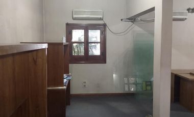 Interesante inmueble comercial + vivienda en venta en Lomas de Zamora