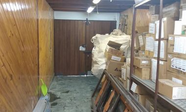 Interesante inmueble comercial + vivienda en venta en Lomas de Zamora