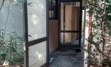 Interesante inmueble comercial + vivienda en venta en Lomas de Zamora