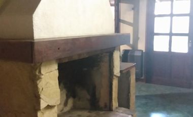 Interesante inmueble comercial + vivienda en venta en Lomas de Zamora