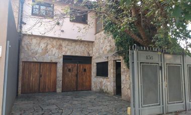 Interesante inmueble comercial + vivienda en venta en Lomas de Zamora