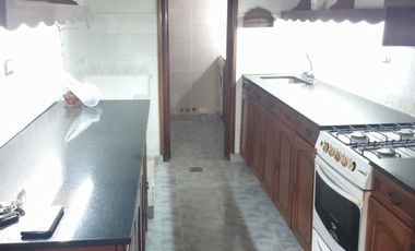 Interesante inmueble comercial + vivienda en venta en Lomas de Zamora