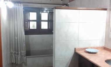 Interesante inmueble comercial + vivienda en venta en Lomas de Zamora