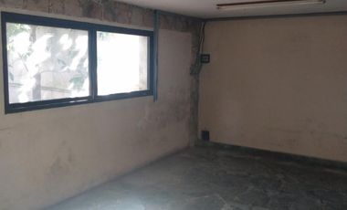 Interesante inmueble comercial + vivienda en venta en Lomas de Zamora