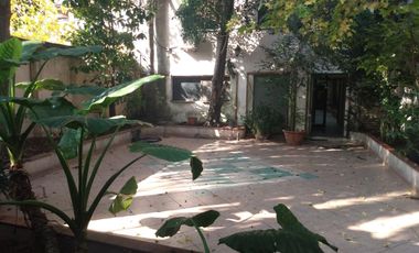 Interesante inmueble comercial + vivienda en venta en Lomas de Zamora
