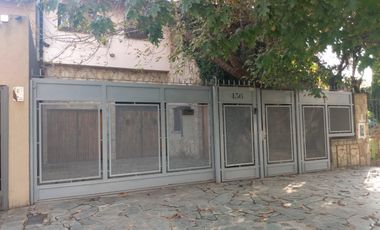 Interesante inmueble comercial + vivienda en venta en Lomas de Zamora