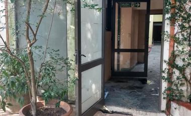 Interesante inmueble comercial + vivienda en venta en Lomas de Zamora