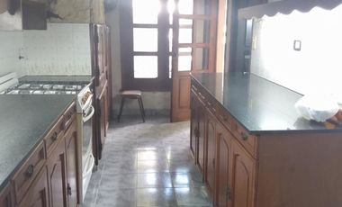 Interesante inmueble comercial + vivienda en venta en Lomas de Zamora