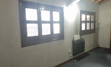 Interesante inmueble comercial + vivienda en venta en Lomas de Zamora