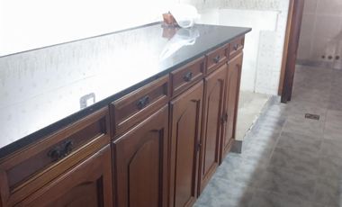 Interesante inmueble comercial + vivienda en venta en Lomas de Zamora