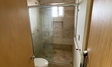 EN RENTA DEPARTAMENTO DE LUJO ALTOZANO MODERNO NUEVO CON VISTA