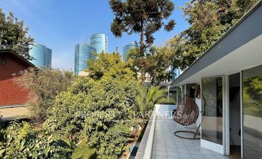 Casa en venta en sector Pedro de Valdivia Norte, cercano a Mall Costanera Center