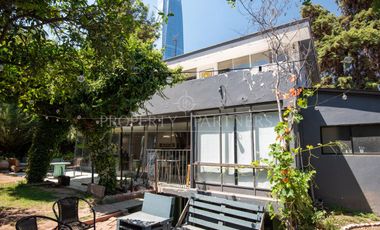 Casa en venta en sector Pedro de Valdivia Norte, cercano a Mall Costanera Center