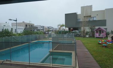 Importante casa en Nuevo Quilmes