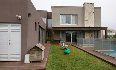 Importante casa en Nuevo Quilmes