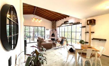 Hermosa y acogedora casa en el bosque!